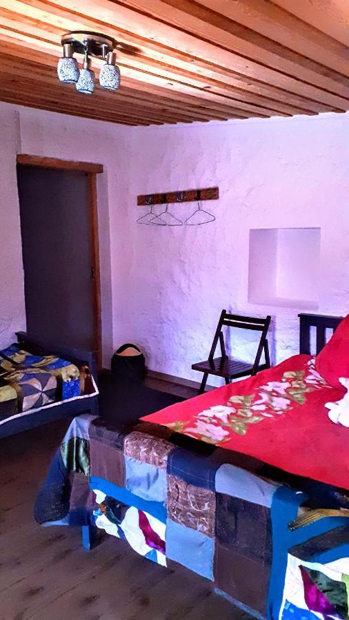 Laila Guest House Mestia Habitación foto